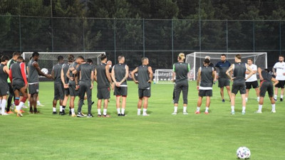 Galatasaray, Neftçi maçına hazırlanıyor