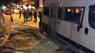 Yalova'da kapalı lokantadaki patlamada araç ve binalar hasar gördü