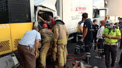 İETT otobüsüne öyle bir çarptı ki! Kamyonette can pazarı