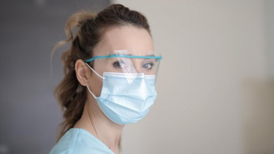 Korona virüsü yenen doktor açıkladı: Belirtiyi duyurdu 'bir anda yoğun bakıma alınıyorlar' dedi