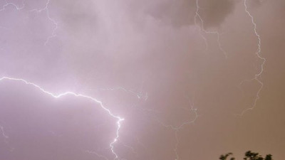 Yıldırım düştü 28 kişi öldü