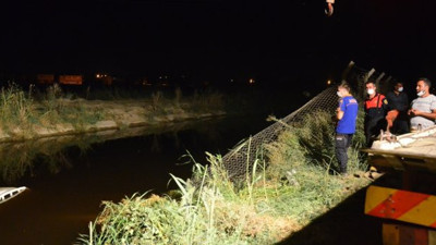 Aydın'da kamyonet sulama kanalına devrildi! İki yaralı