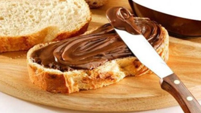 Yıllarca bize yedirmişler. Ünlü çikolata devinden ekmeğe sürülen çikolata itirafı