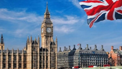 İngiltere iki ülkeyi listesinden çıkardı