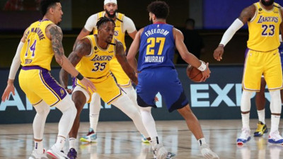 Los Angeles Lakers galibiyetle başladı