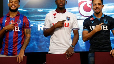 Trabzonspor'dan yeni transferlerine imza töreni