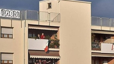 Balkonda tanıştılar, çatıda evlenecekler, korona evliliği