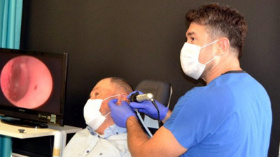 Gaipten ses duyan adamın kulağından bakın ne çıktı! Manisalı çiftçi doktorları şaşkına çevirdi