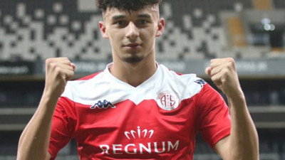 Antalyaspor'un genç yıldızından tarihi gol