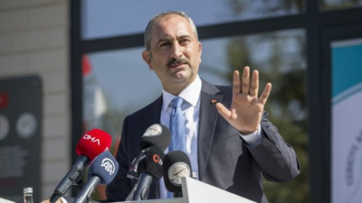 Adalet Bakanı Gül Twitter’da ‘Adalet’ diyenlere yüklendi