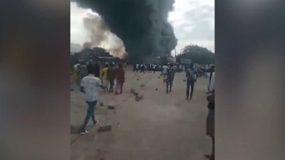 Nijerya’da yakıt tankeri patladı! 23 ölü