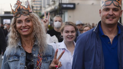 Belarus'ta protestocular yeniden sokaklara indi