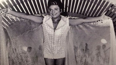 Zeki Müren Bodrum’dan İzmir TRT stüdyolarına gelmişti. Canlı yayında ödülü aldıktan sonra öldü