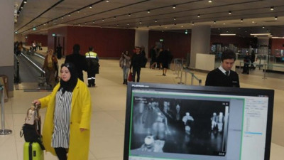 Korona virüsü koklayarak yüzde 100 tespit edebiliyor! Havalimanlarında göreve başladılar...