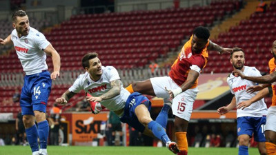 Galatasaray-Hajduk Split'i 2-0 yenerek Play Off turuna yükseldi