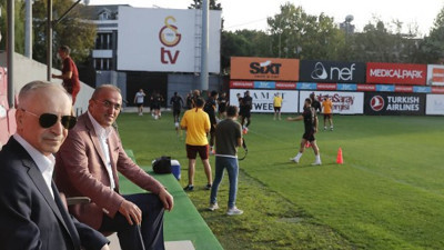 Galatasaray'da başkan Cengiz derbi öncesi antrenmanı adım adım takip etti