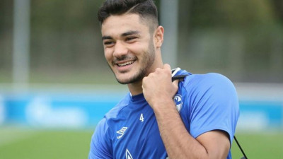 Ozan Kabak'tan tepki çeken hareket