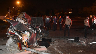 Adana'da feci kaza: 2 ölü 4 yaralı