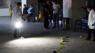 Hamile eşini döven kadın ve kocasını vurdu