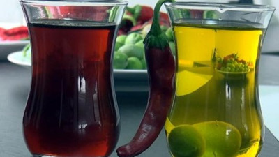 Acılı zeytinyağı da üretildi