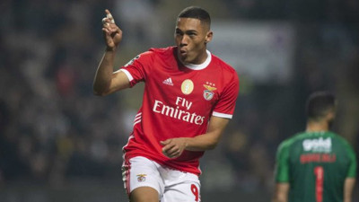 Carlos Vinicius Tottenham'a kiralandı