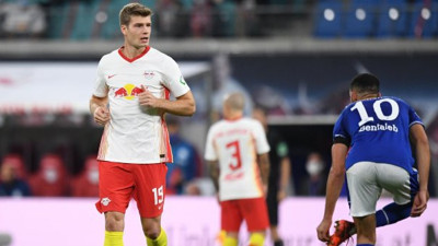 Başakşehir’in rakibi Leipzig, Schalke 04’ü 4-0 mağlup etti.