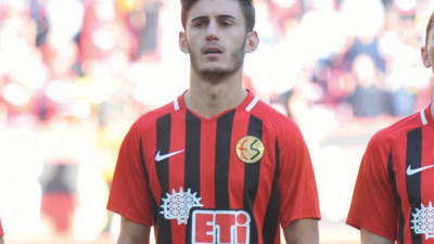 Tolga Yakut Eskişehirspor'da kaldı