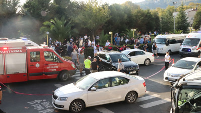 Zonguldak’ta nikahtan çıktı, cipiyle fotoğraf çektirenlerin arasına daldı: 2 yaralı