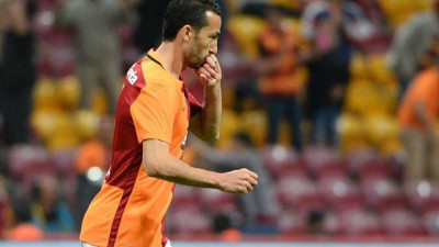 Türk futbolunun bir emektarı daha futbolu bıraktığını açıkladı