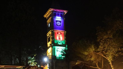 İzmit Azerbaycan bayrağıyla renklendi