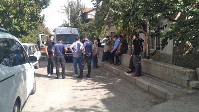 Matematik öğretmeni evinde ölü bulundu