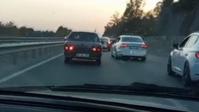 Düğün magandaları da virüs gibi kol geziyor! Trafikte zikzak çizip havaya ateş ettiler
