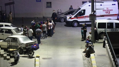 Akraba kavgasında pompalı tüfekler konuştu! 1'i kadın 3 yaralı