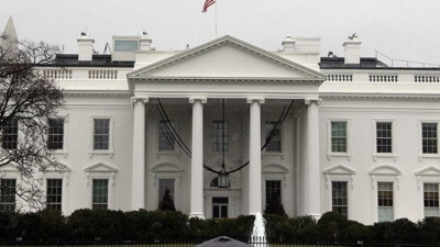 Beyaz Saray'da korona virüs sayısı artıyor! Trump'ın üst düzey danışmanı Stephen Miller koronaya yakalandı