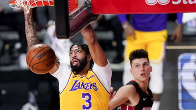 Lakers şampiyonluğa koşuyor