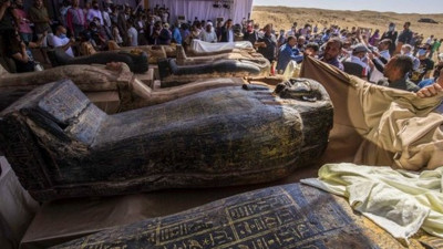 2500 yıllık tabutlara büyük ilgi. Bakanlar gözlerini alamadı