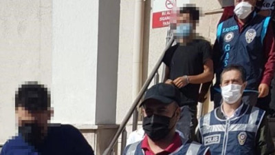 Dolaptaki halının içinden çıktı. Polisleri şaşkına çeviren baskın