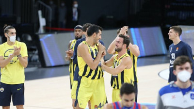 Fenerbahçe Beko'dan rekor! Anadolu Efes ikinci maçını da kaybetti