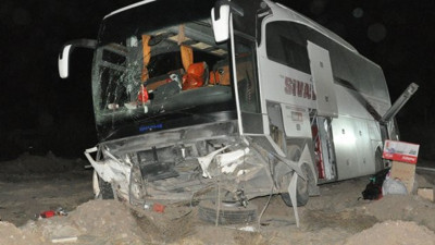 Yolcu otobüsü devrildi! Yaralılar var