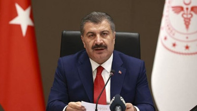 İl Sağlık Müdürü Prof. Dr. Kemal Memişoğlu: Vaka sayısı yükselme eğiminde. Sağlık Bakanı Fahrettin Koca: Salgının hızını kestik. Bu ne yaman çelişki anne