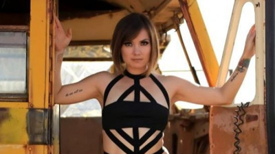 Papaz yardımcısının çıplak fotoğrafları şaşkına çevirdi. Yer yerinden oynadı. Kilise bu olayı konuşuyor.