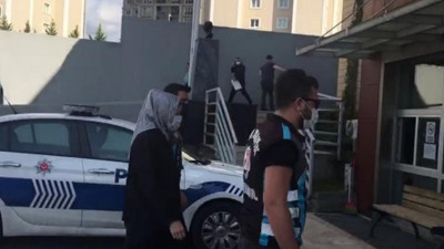 Kucağında çocuk ile araç kullanıyordu! O kadın sürücü yakalandı