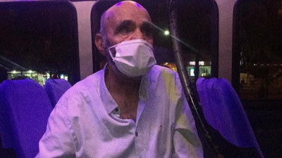 Yakınları ihbar etti. Karantina alındığı halde minibüste yakalandı