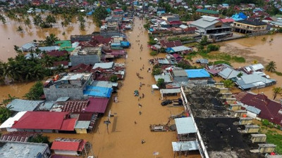350 evi su bastı. Halk perişan