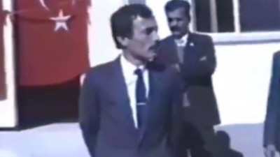 Dönerciyi kapattıran da vali, Denizli'nin efsane valisi Recep Yazıcıoğlu da valiydi. İşte efsane valinin köylüyle kucaklaştığı o videosu