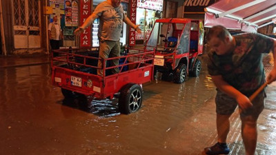 Sinop'ta sağanak yağış hayatı aksattı