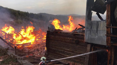 Bartın'da köy evleri yandı