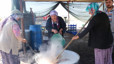 Niğde'nin yöresel lezzeti köfter tatlısına büyük ilgi. Unutulan tatlıya hayat verdiler.
