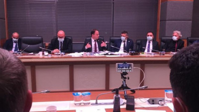 Hangi kurumun müdürü 13 bin eurodan fazla maaş alıyor? Meclis'i karıştıran tartışma