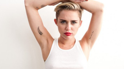 Dünyaca ünlü şarkıcı Miley Cyrus'dan itiraf bizi uzaylılar kovaladı